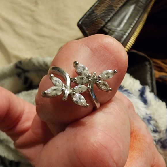 Ring - Picture 2 of 4